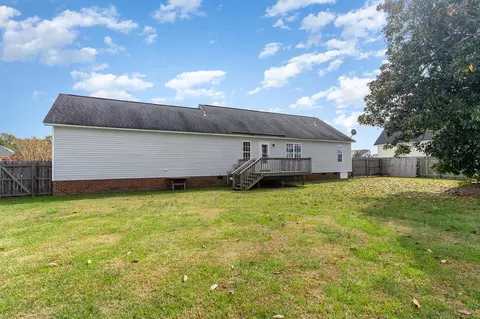 103 Bishop Ln, Dunn, NC 28334 photo 2