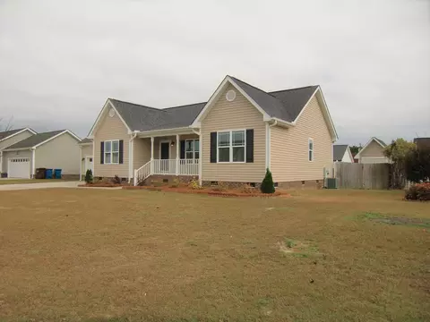 211 Bishop Ln, Dunn, NC 28334 photo 2
