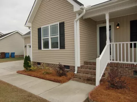 211 Bishop Ln, Dunn, NC 28334 photo 5
