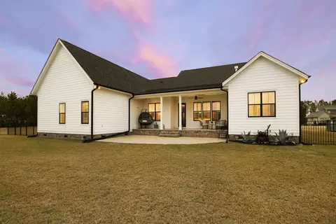 73 Constitution Ave, Smithfield, NC 27577 photo 2