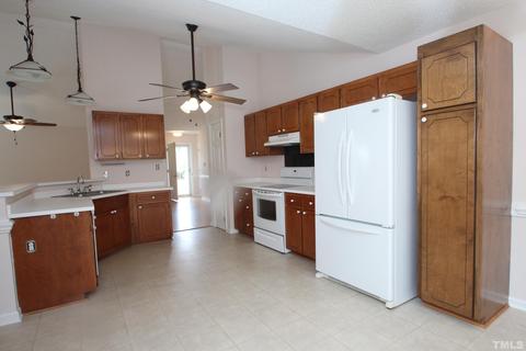 238 Bradley Dr, Benson, NC 27504 photo 5