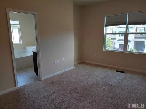 4345 Flintlock Ln, Durham, NC 27704 photo 7