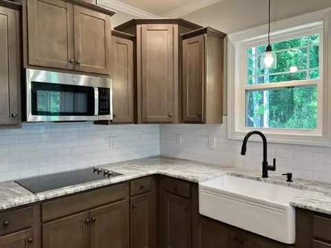 300 Lowery Ln, Benson, NC 27504 photo 6