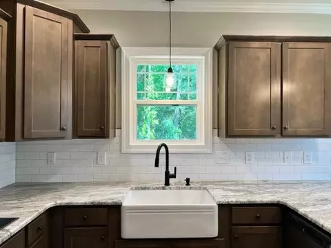 300 Lowery Ln, Benson, NC 27504 photo 7
