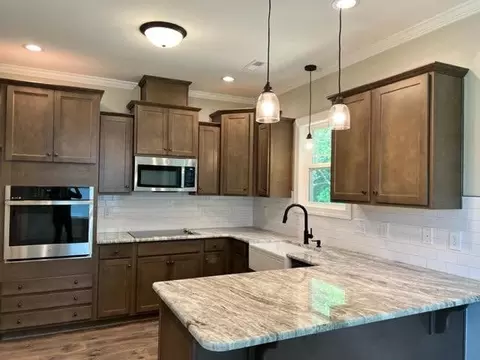 300 Lowery Ln, Benson, NC 27504 photo 4
