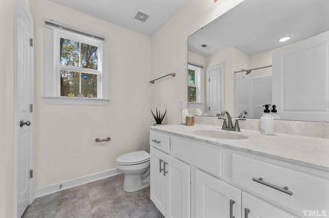 605 N Johnson St, Benson, NC 27504 photo 15