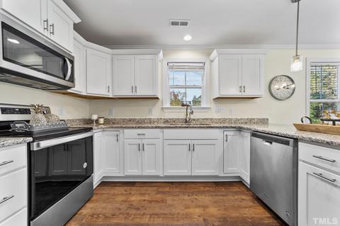 605 N Johnson St, Benson, NC 27504 photo 10