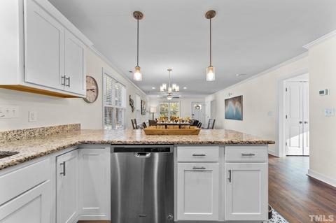 605 N Johnson St, Benson, NC 27504 photo 11