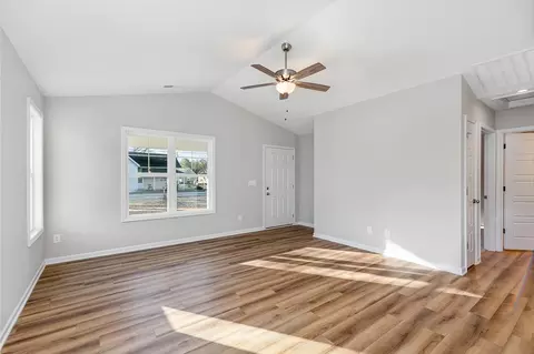 1101 E Lizzie St, Selma, NC 27576 photo 5