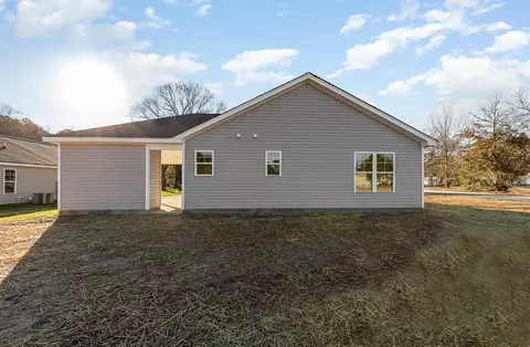 1101 E Lizzie St, Selma, NC 27576 photo 2