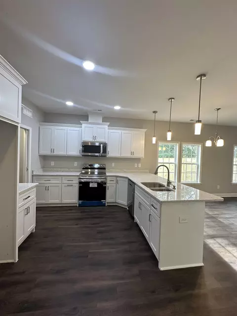 704 E Divine St, Dunn, NC 28334 photo 12