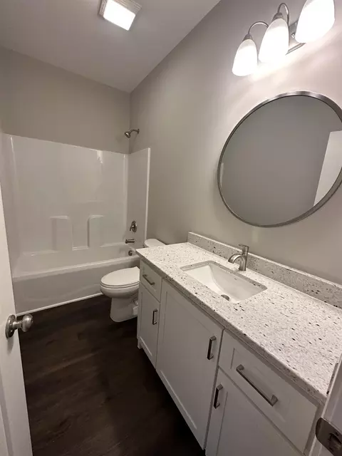 704 E Divine St, Dunn, NC 28334 photo 9