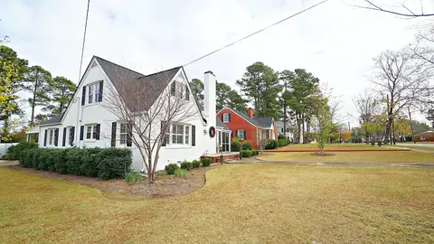 406 W Main St, Benson, NC 27504 photo 4
