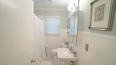 406 W Main St, Benson, NC 27504 photo 32