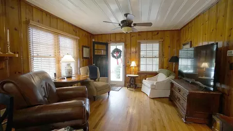 406 W Main St, Benson, NC 27504 photo 7