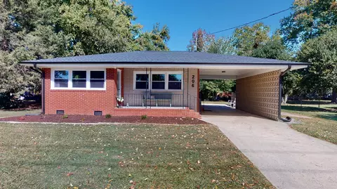 206 Whitley Dr, Smithfield, NC 27577 photo 2
