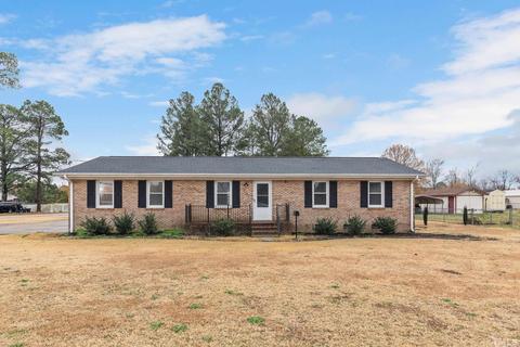 201 W B St, Erwin, NC 28339 photo 2