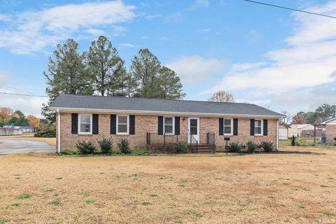 201 W B St, Erwin, NC 28339 photo 1