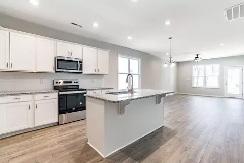 317 Sturgeon St, Smithfield, NC 27577 photo 6