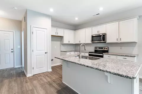 317 Sturgeon St, Smithfield, NC 27577 photo 4