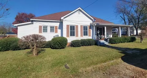 306 Division St, Norlina, NC 27563