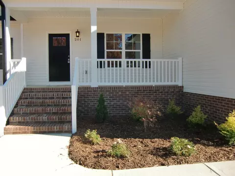 201 Marlowe Dr, Dunn, NC 28334 photo 2
