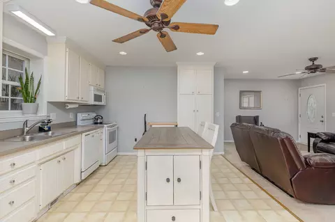 1371 Cobb Rd, Benson, NC 27504 photo 9