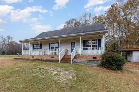 1371 Cobb Rd, Benson, NC 27504 photo 2