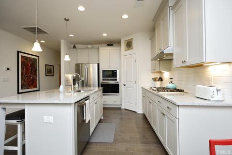 1055 Steinbeck Dr, Durham, NC 27703 photo 8