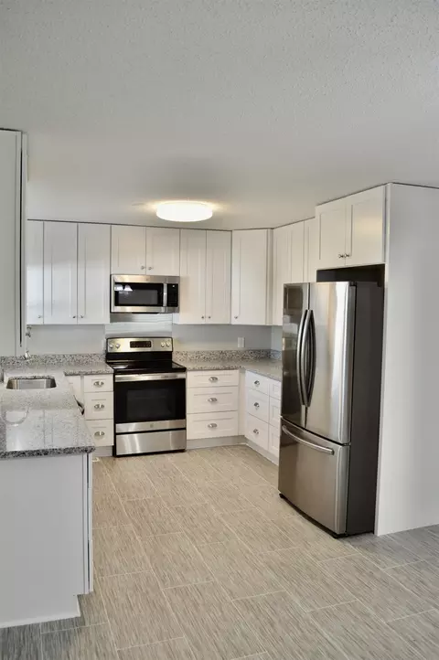 1005 N Johnson Dr, Benson, NC 27504 photo 8