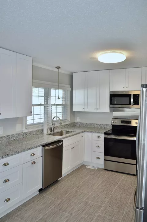 1005 N Johnson Dr, Benson, NC 27504 photo 12