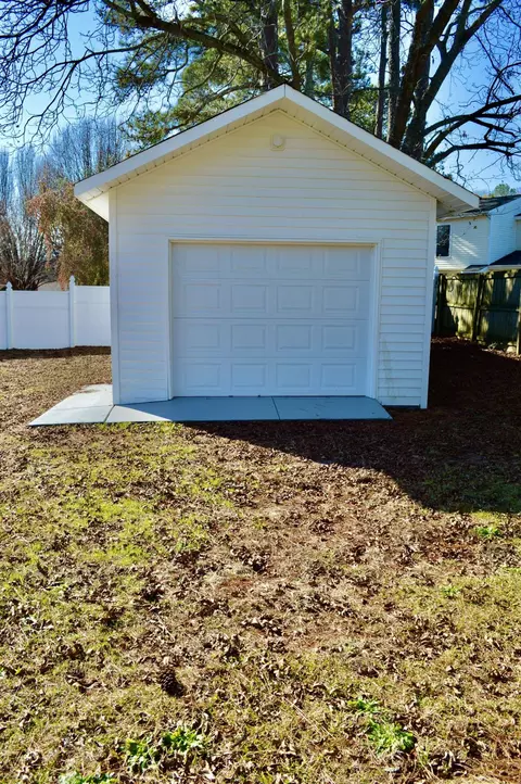 1005 N Johnson Dr, Benson, NC 27504 photo 24