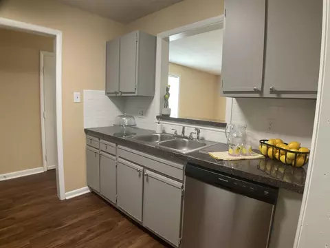 5812 Pointer Dr #101, Raleigh, NC 27609 photo 2