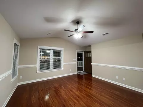 204 W Parrish Dr, Benson, NC 27504 photo 5