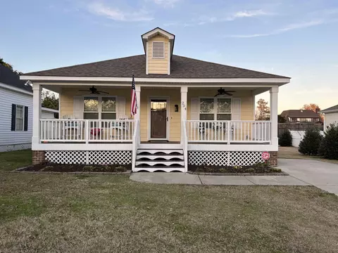 204 W Parrish Dr, Benson, NC 27504 photo 1