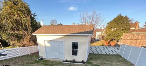 204 W Parrish Dr, Benson, NC 27504 photo 3