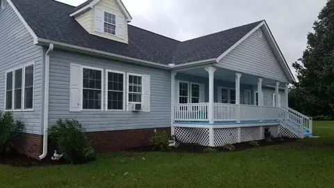 110 Soundview Dr, Newport, NC 28570