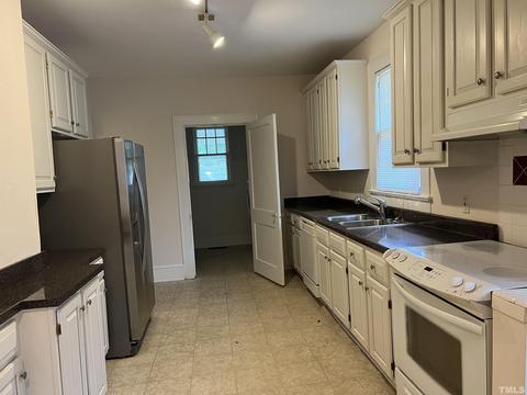 211 N Third St, Smithfield, NC 27577 photo 10