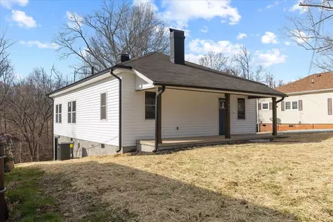 1805 Hicks Cir, Roxboro, NC 27573 photo 3