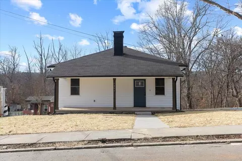 1805 Hicks Cir, Roxboro, NC 27573 photo 2