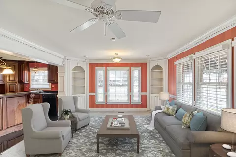 701 W Main St, Benson, NC 27504 photo 5