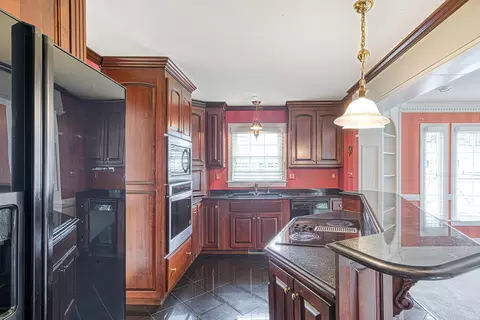 701 W Main St, Benson, NC 27504 photo 2