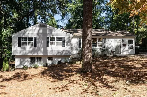 613 Barksdale Dr, Raleigh, NC 27604