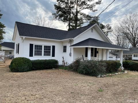 201 E St, Erwin, NC 28339 photo 3
