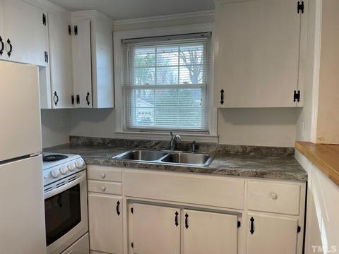 201 E St, Erwin, NC 28339 photo 9