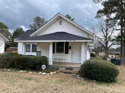 201 E St, Erwin, NC 28339 photo 2