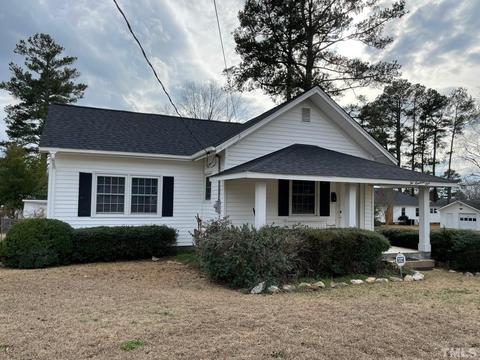 201 E St, Erwin, NC 28339 photo 4