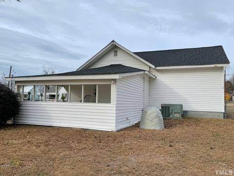 201 E St, Erwin, NC 28339 photo 5