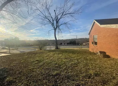 109 Walker St, Roxboro, NC 27573 photo 4