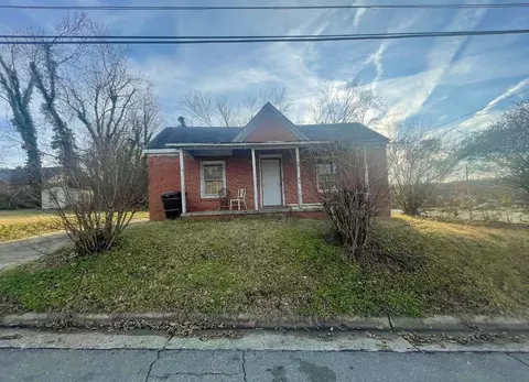 109 Walker St, Roxboro, NC 27573 photo 1